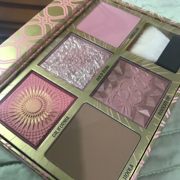 benefit cosmetics blush bar